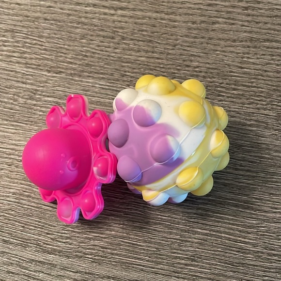 Bundle of pop-it’s - Picture 2 of 9